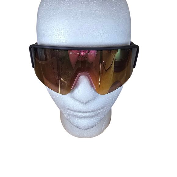New Blenders Eyewear Eclipse X2: Miss Hannah Matte Black/Polarized Pink W/ Case main image 6